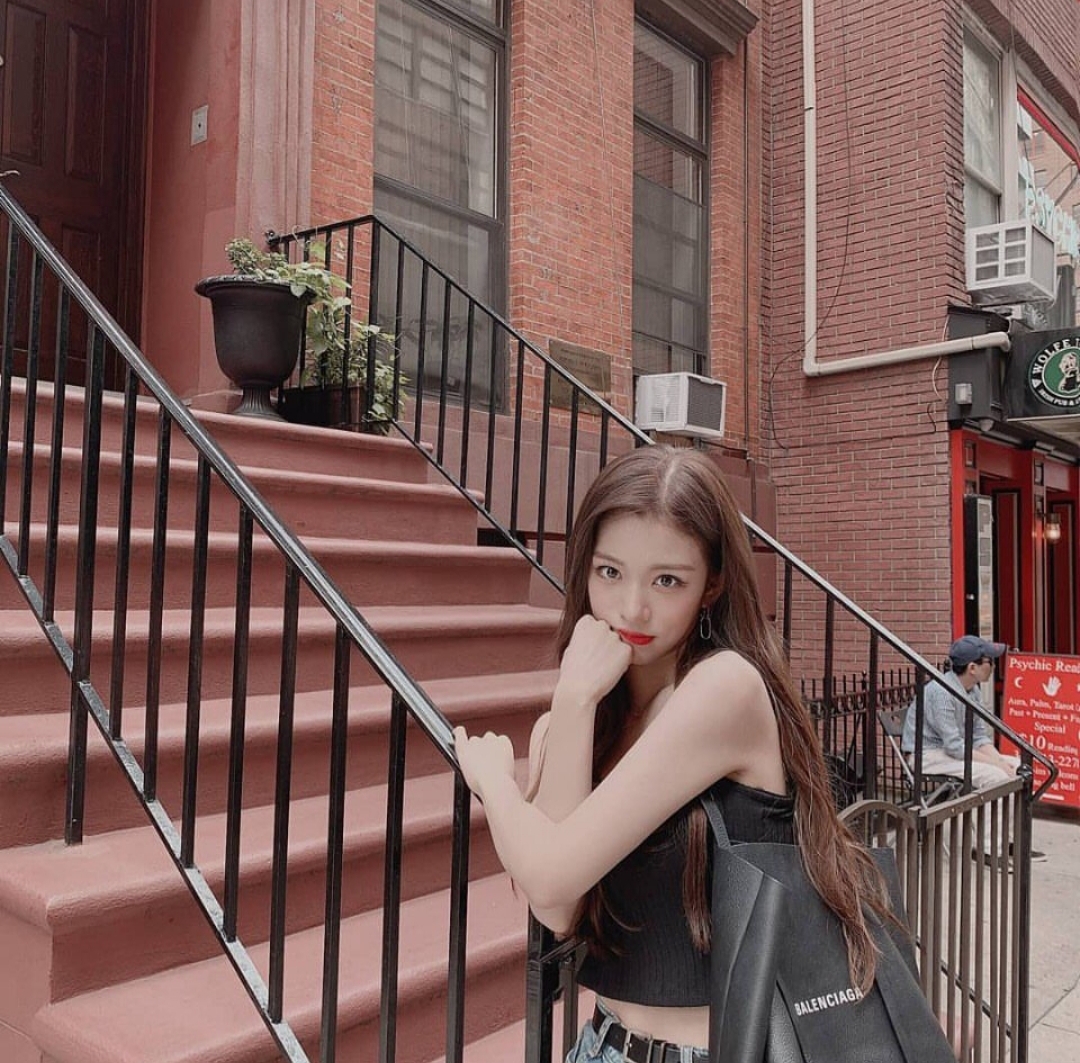 시원시원하게 생긴 프로미스나인 이채영 | 인스티즈