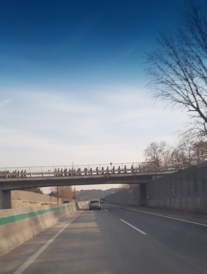 논산훈련소 갔다온 사람은 아는 그 다리 | 인스티즈