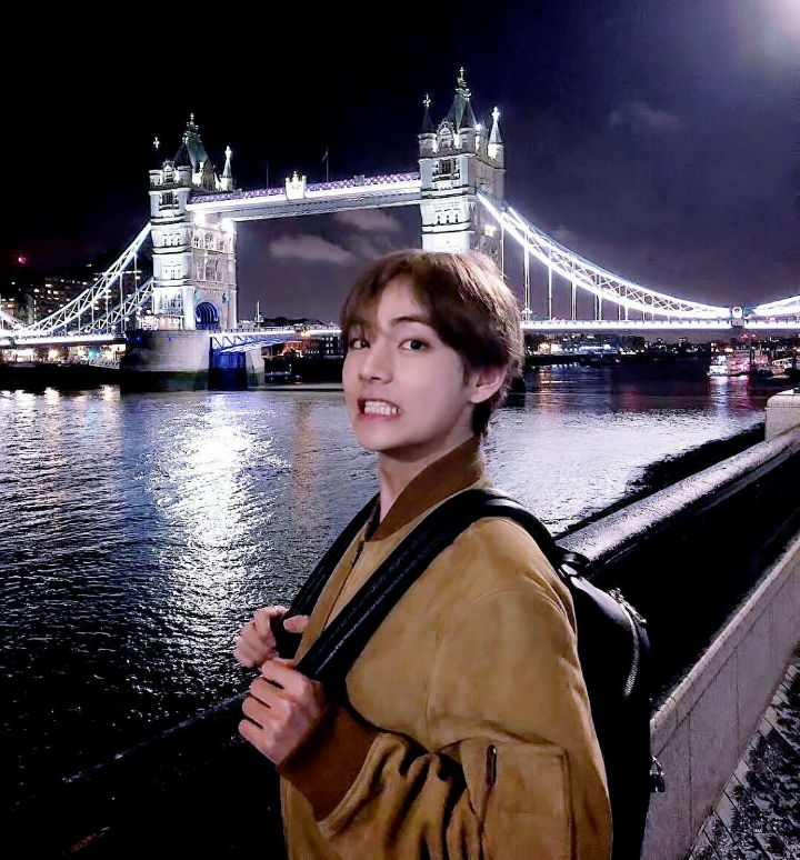 방탄소년단 뷔 사복 | 인스티즈