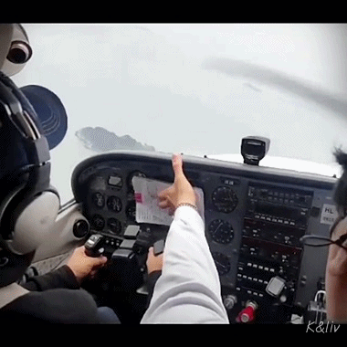 경비행기 조종 연습하는 병만이형.gif | 인스티즈