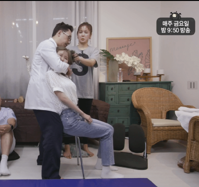 마리텔... 방송도중 고문 당하는 걸그룹 멤버. gif | 인스티즈