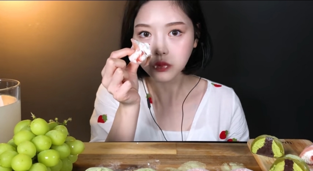 먹방 유튜버들이 찹쌀떡을 영어로 쓰는 법........jpg | 인스티즈