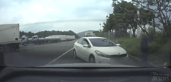 찰지게 꼽는 아저씨 | 인스티즈