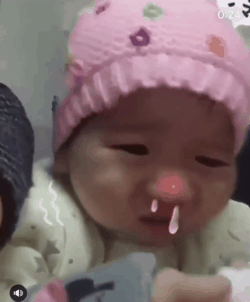 스노우에 놀란 아기.gif | 인스티즈