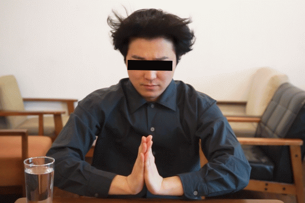 일본의 한 블로거가 화난여친이 뿌린 물을 막는법을 개발.gif | 인스티즈