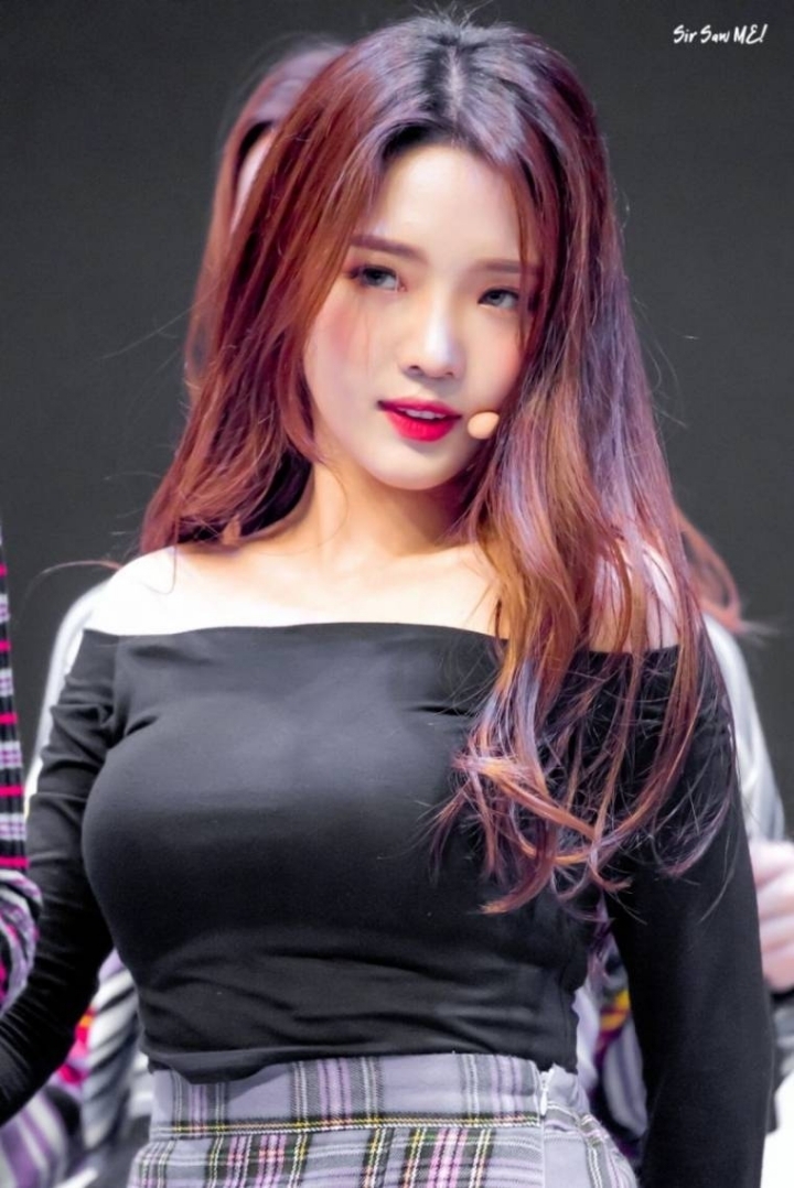 둘이 닮은거 같은데 저만 그런가요? | 인스티즈