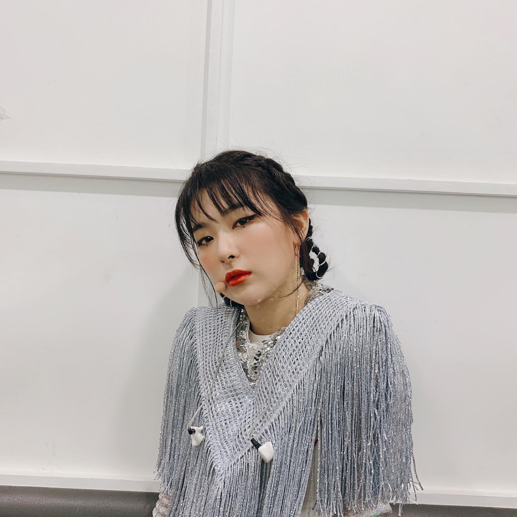 특이한 메이크업을 한 슬기.jpgif | 인스티즈