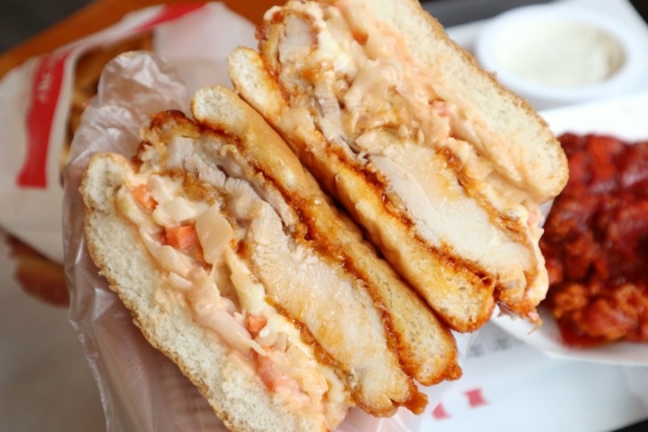 맘스터치 신메뉴 실사.JPG | 인스티즈