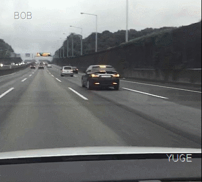 도로위의 암 덩어리 중 하나인 양발 운전.jpgif | 인스티즈