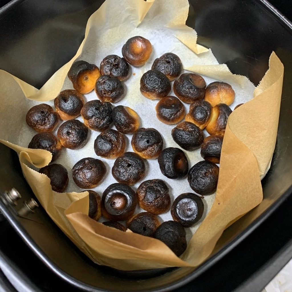 에어프라이어에 돌려버린 홈런볼........jpg | 인스티즈