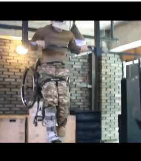 맨몸운동하는 사람들의 워너비 운동.gif | 인스티즈