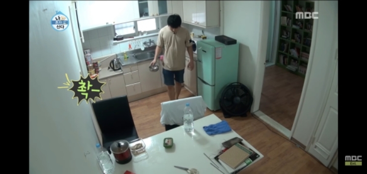 바닥 걸레질의 신세계를 보여주는 기안 84 | 인스티즈