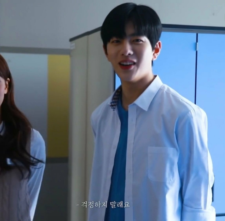 생에 첫 키스신 찍는 아이돌들의 설레는 반응 | 인스티즈