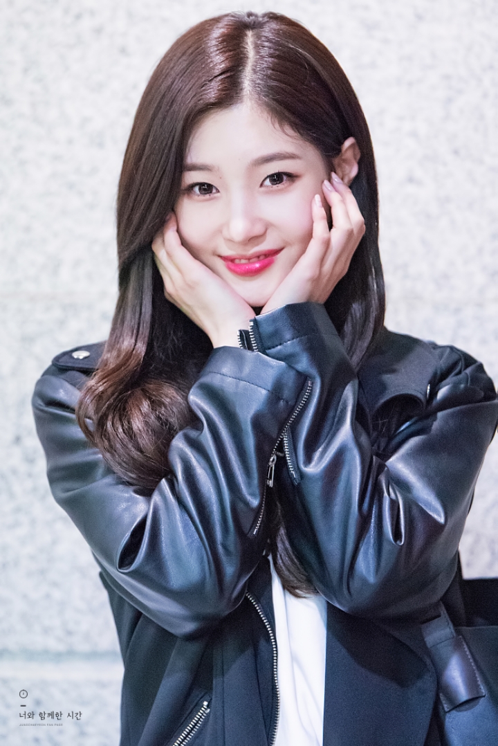 아침을 여는 정채연 | 인스티즈