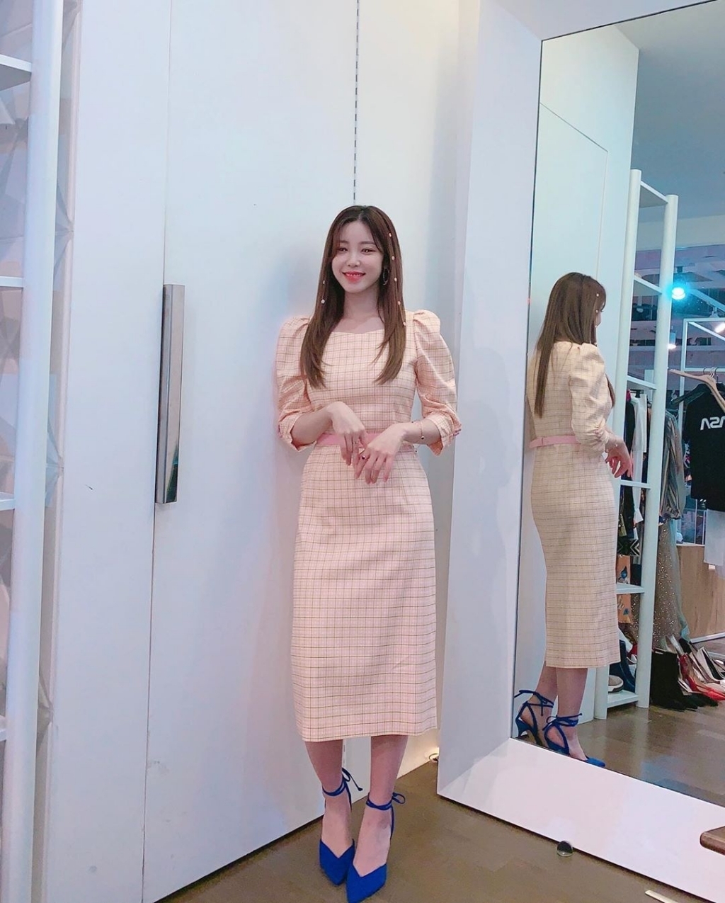 앞머리를 귀뒤로 살짝 넘긴 전효성 최근.JPG | 인스티즈