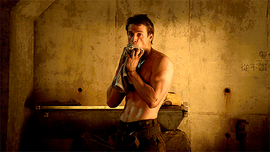 거의 뉴발만 신는 배우 | 인스티즈