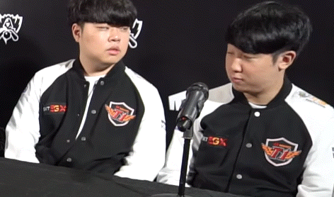 칸 인터뷰 손짓 풀버전.gif | 인스티즈