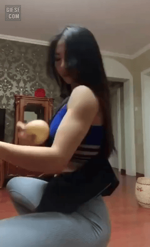 사과 쪼개는 여자.gif | 인스티즈