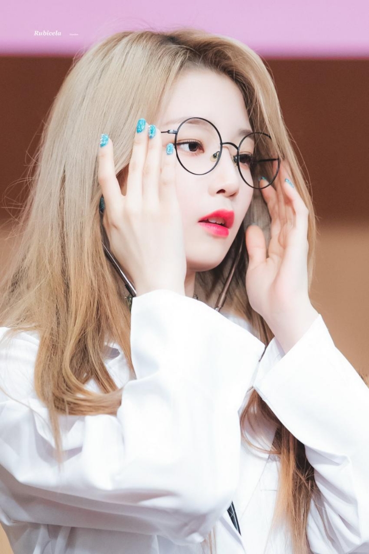 은근히 이쁜 로켓펀치 연희 | 인스티즈