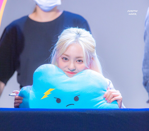 주말마다 찾아오는 프로미스나인 이나경🐥 (a.k.a 나꼬) 랜덤짤.ver | 인스티즈