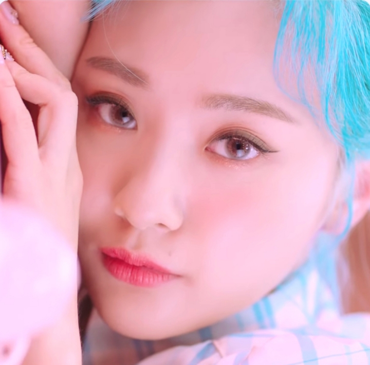 볼빨간사춘기 안지영 | 인스티즈