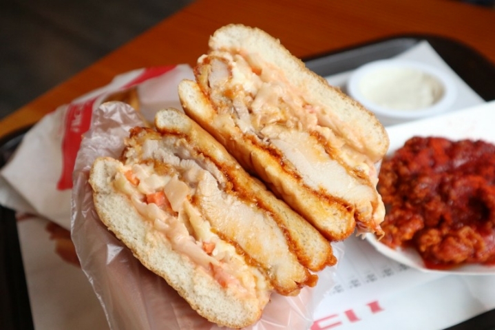 맘스터치 신메뉴 실사.JPG | 인스티즈