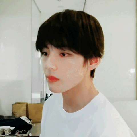 방탄소년단 뷔의 옆모습 | 인스티즈