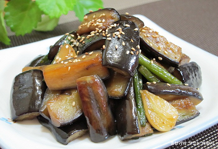 당신이 무인도에 갇혔을 때 무적권 하나만 먹어야 한다면? | 인스티즈