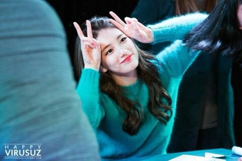 팬들 눈빛으로 조련하는 수지 | 인스티즈