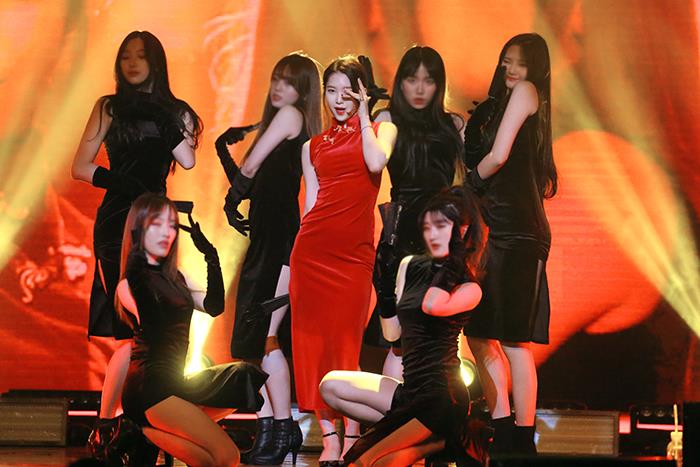 최근 오마이걸 가을동화 콘서트.jpg | 인스티즈