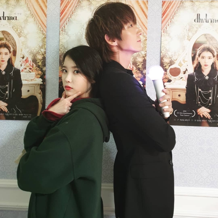 아이유 서울 일요일 콘서트에 온 연예인 .gif | 인스티즈