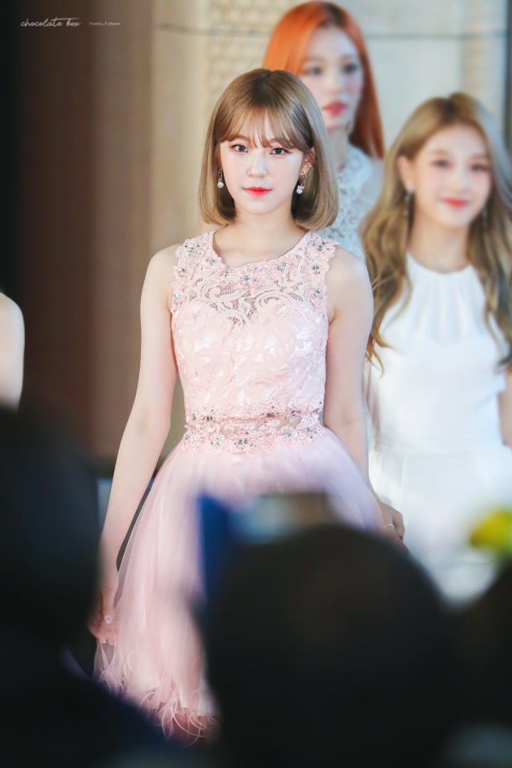 드레스 입은 프로미스나인 | 인스티즈