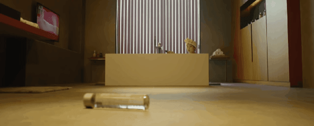 개인적으로 기생충에서 제일 인상 깊었던 연출 .gif | 인스티즈