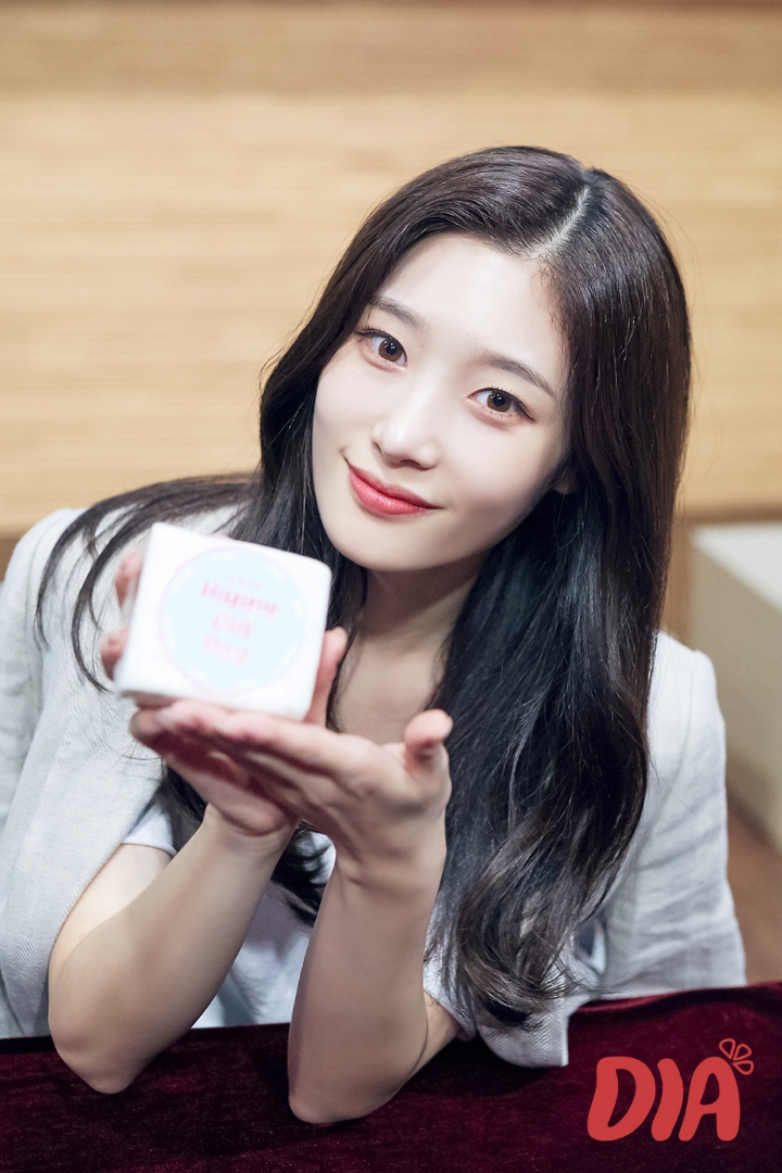 아침을 여는 정채연 | 인스티즈