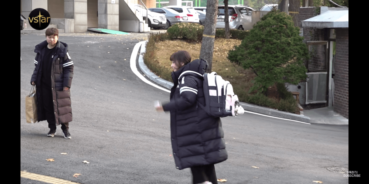 오늘 수능보는데 무언가를 바리바리 싸간 유정이ㅋㅋㅋ | 인스티즈