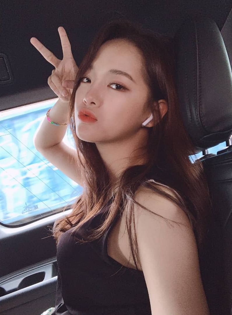 김세정 민소매.jpg | 인스티즈