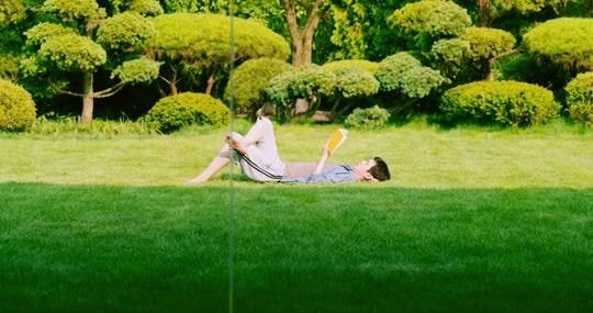 개인적으로 기생충에서 제일 인상 깊었던 연출 .gif | 인스티즈