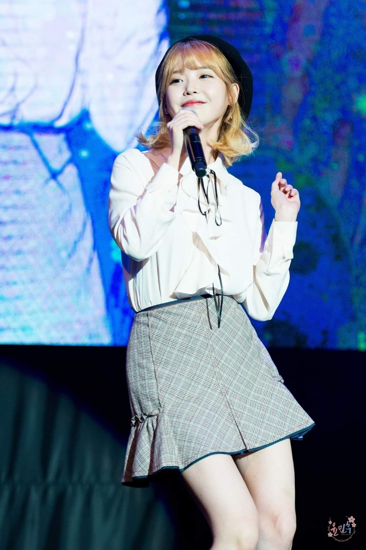 금발머리 아이유 | 인스티즈