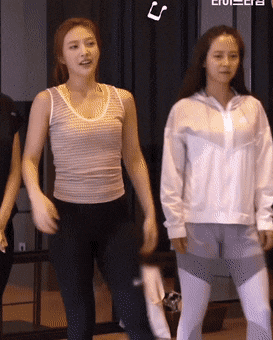 조이 춤보고 따라하는 지효.gif | 인스티즈