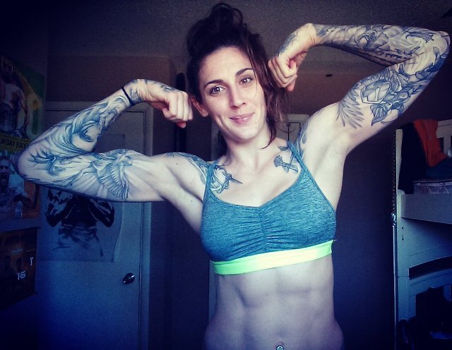 엄청난 골격을 자랑하는 MMA 여자 선수 ㄷㄷㄷㄷ gif | 인스티즈