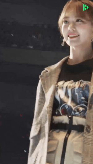 2019 TGC 아이즈원 사쿠라 런웨이 움짤 | 인스티즈