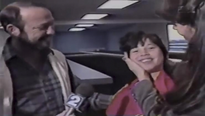 아들을 성폭행한 범인을 방송국 카메라 앞에서 저격한 아버지.jpgif | 인스티즈