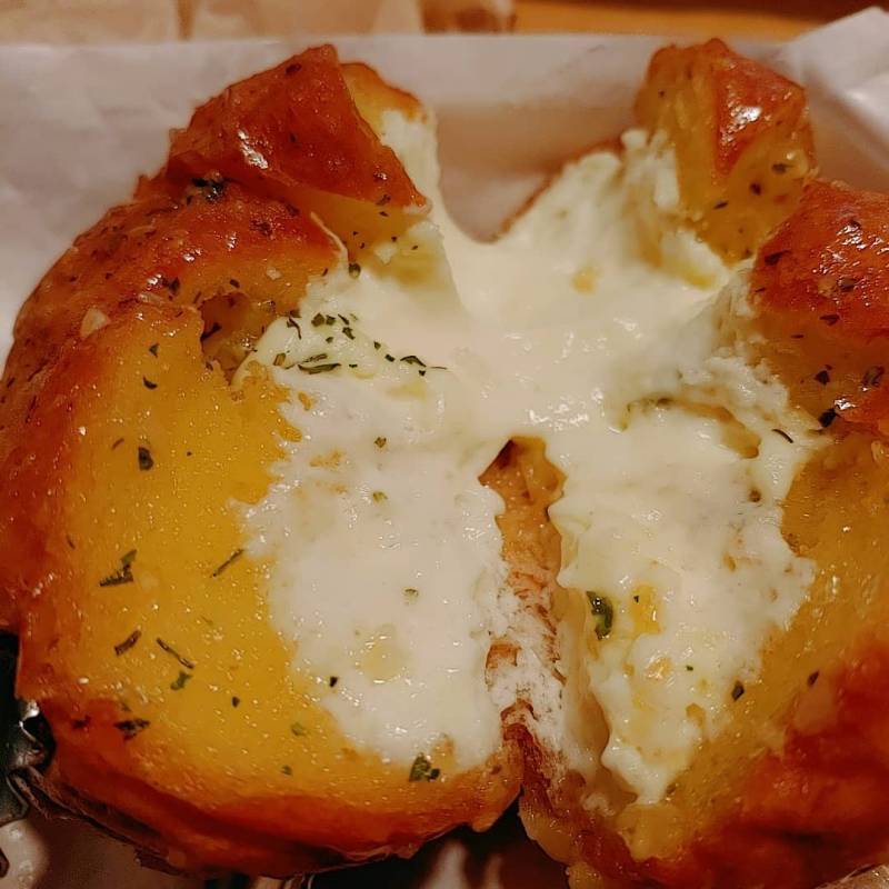 냄새부터 한수접고 들어간다는 강릉 마늘빵..........jpg | 인스티즈