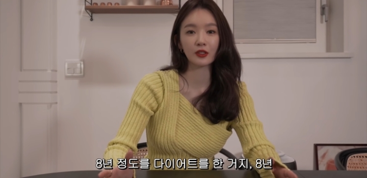 데뷔 후 10년 동안 쭉 50kg을 유지하고 있다는 강민경.jpg | 인스티즈