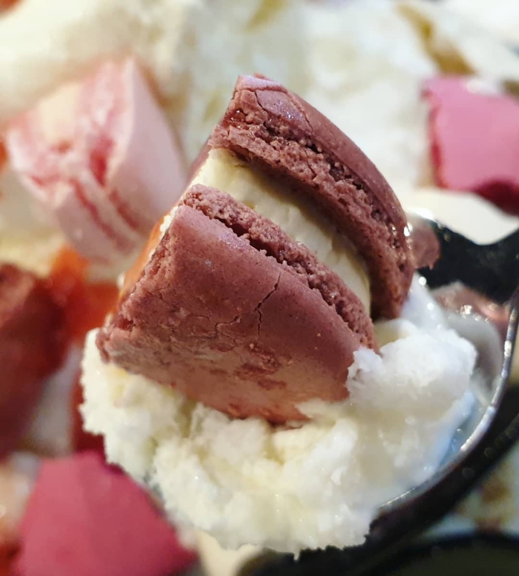 먹은 사람마다 평이 엄청 갈리는 설빙 딸기마카롱빙수......jpg | 인스티즈