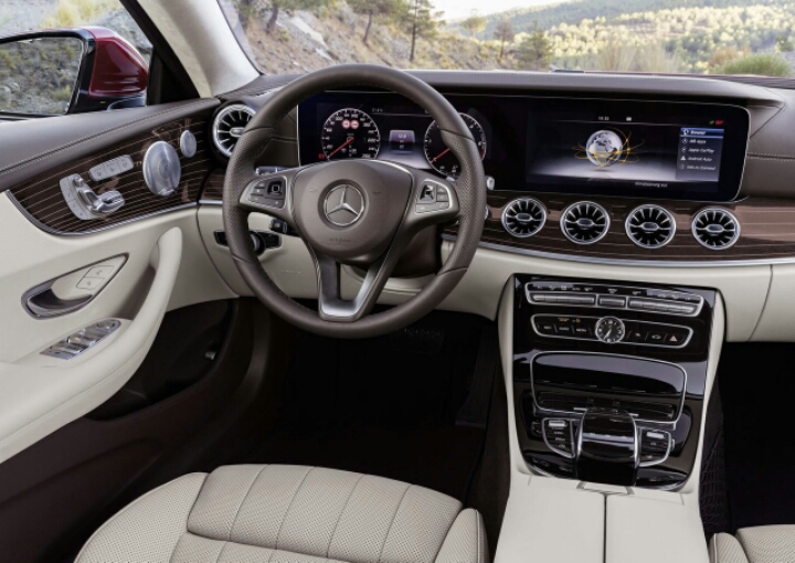 검소함 그 자체인 트와이스 지효의 개인차량.jpg | 인스티즈