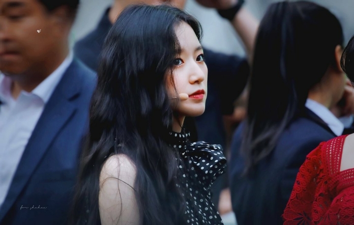 사모예드닮아서 귀여운데 가끔 얼음미녀되는 (여자)아이들 슈화.jpgif | 인스티즈