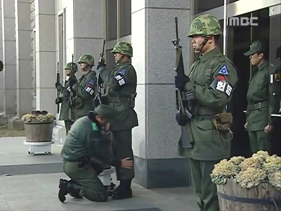 군필 남자라면 지릴 수밖에 없는 장면.JPGIF | 인스티즈