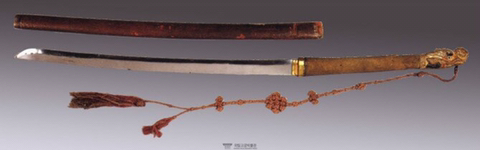 실제 이성계가 쓰던 칼과 활.jpg | 인스티즈