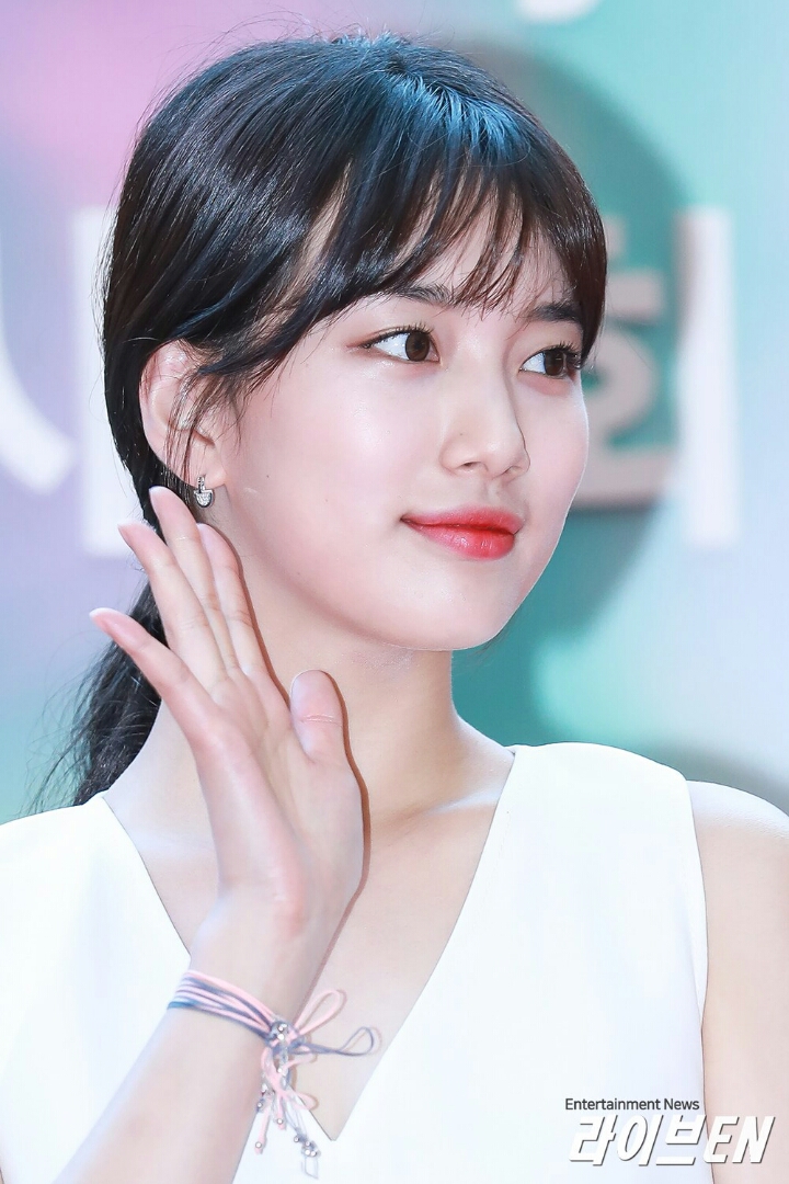 팬에게 모태솔로 저주 거는 수지 | 인스티즈
